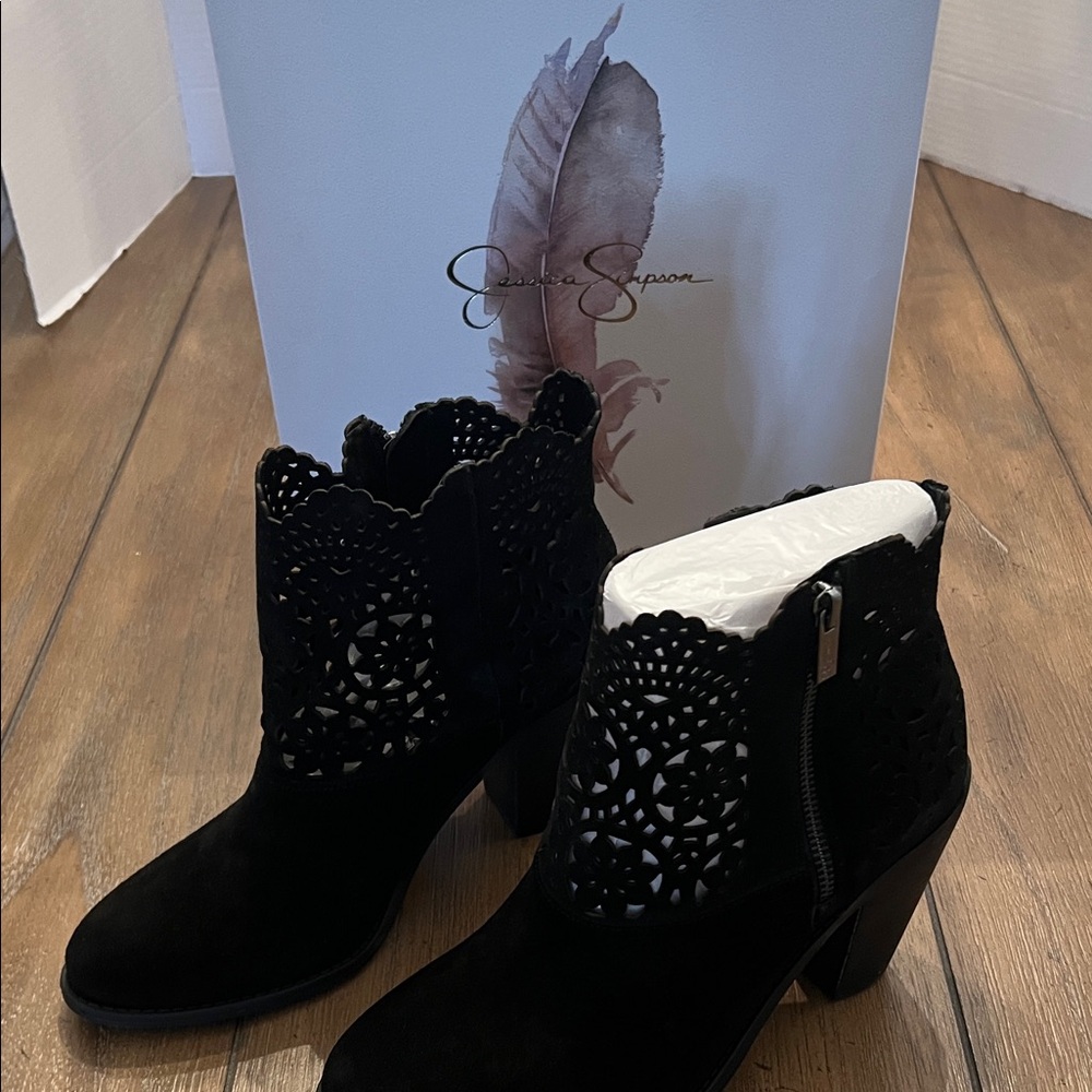 Jessica Simpson Black Lace Ankle Booties 9 women’s New with box